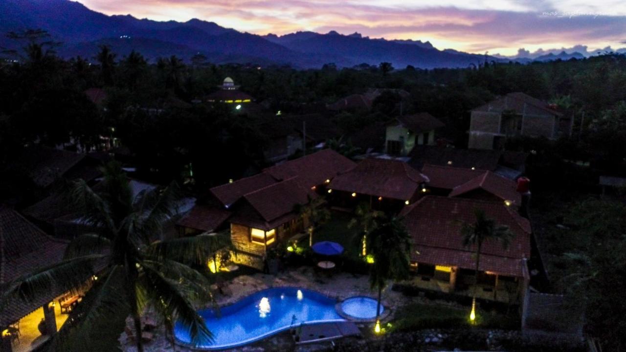 Gopalan Borobudur Hotel Magelang Buitenkant foto