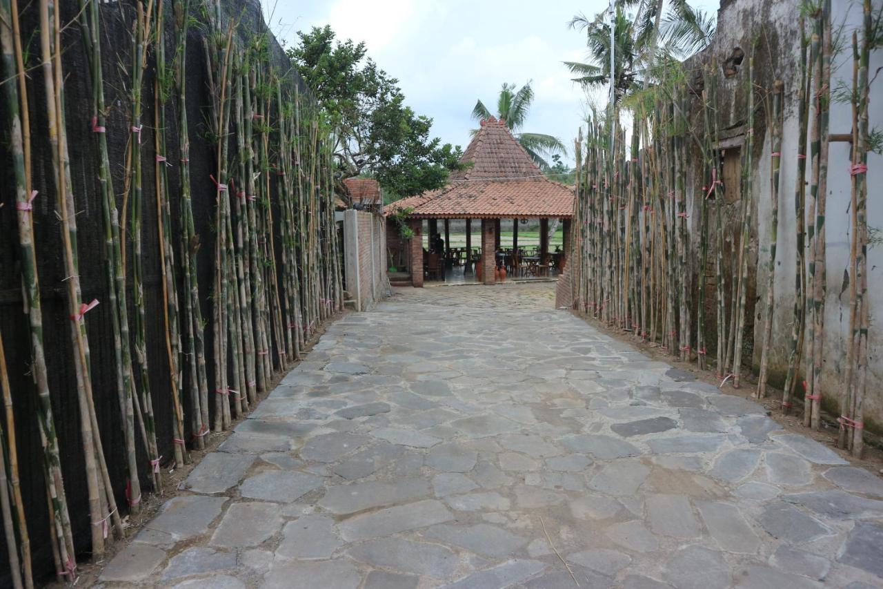 Gopalan Borobudur Hotel Magelang Buitenkant foto